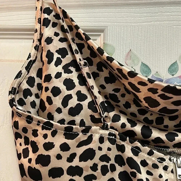 🐆🤍 Forever 21 Cheetah print animal print tank top in S EUC - Picture 6 of 9